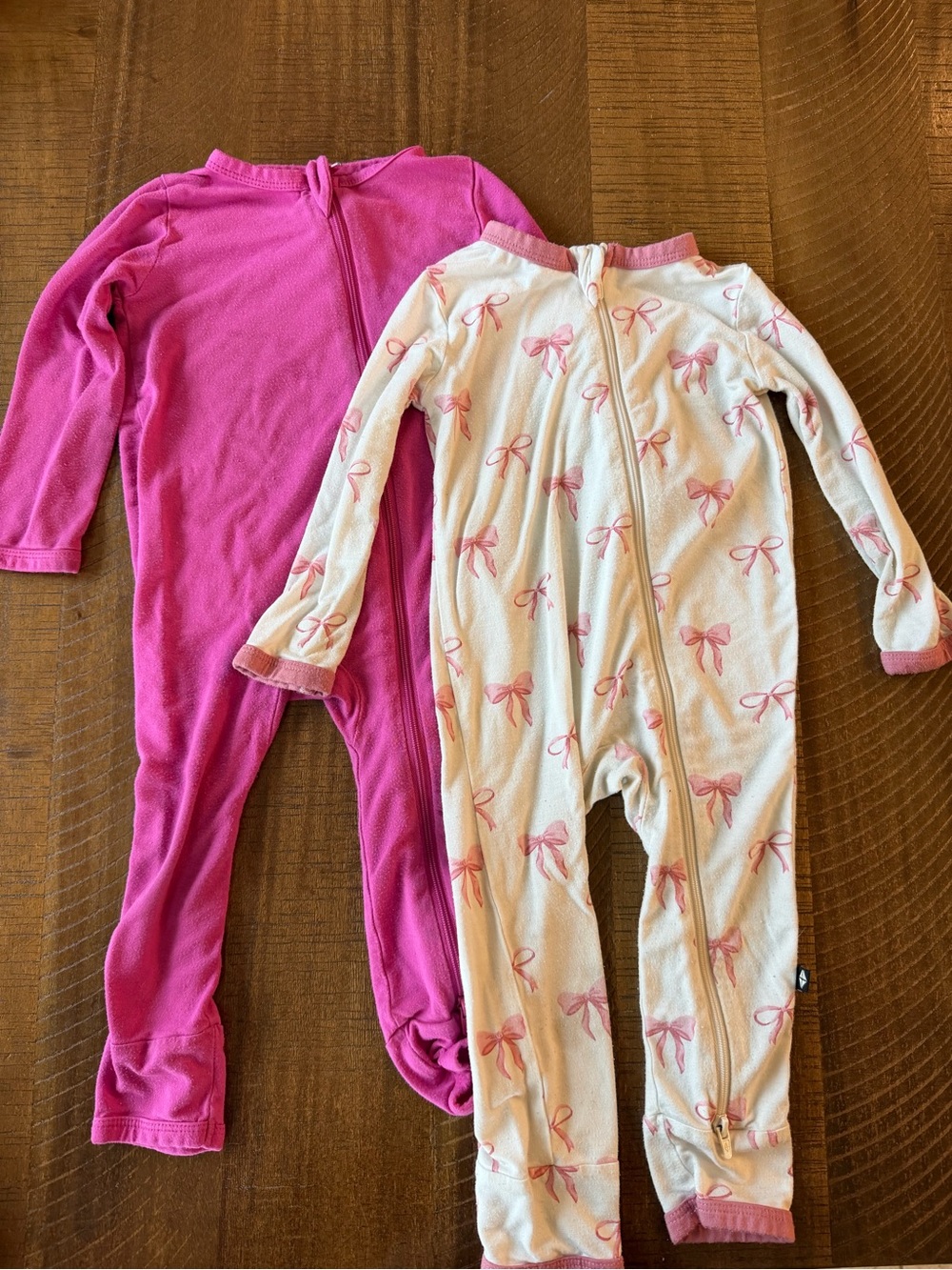 Set of 2 Kyte Baby Footies 12-18M Pink and White with Bows